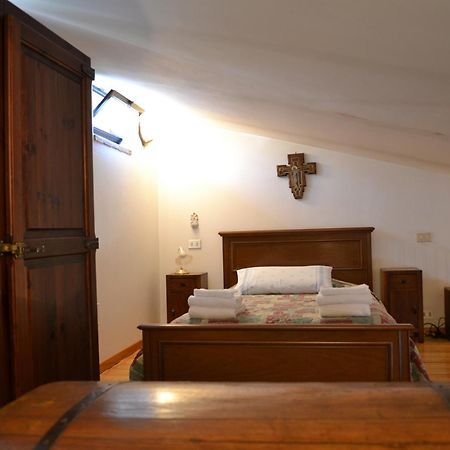 Osteria Carnivora Guest House غايولي إن كيانتي الغرفة الصورة