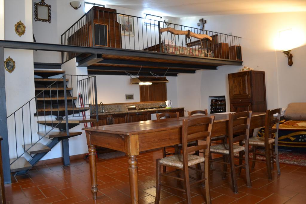 Osteria Carnivora Guest House غايولي إن كيانتي الغرفة الصورة